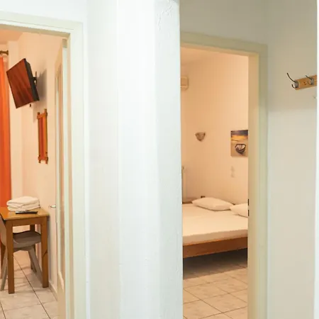 Pavlos Aparthotel 3*