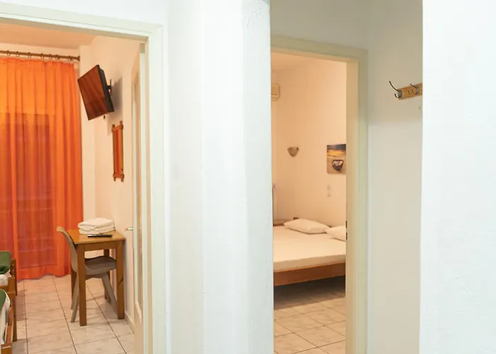 Pavlos Aparthotel 3*